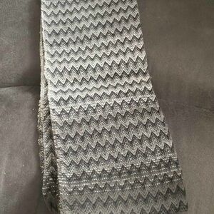 Kohl's Women’s Chevron Scarf - Black and Gray